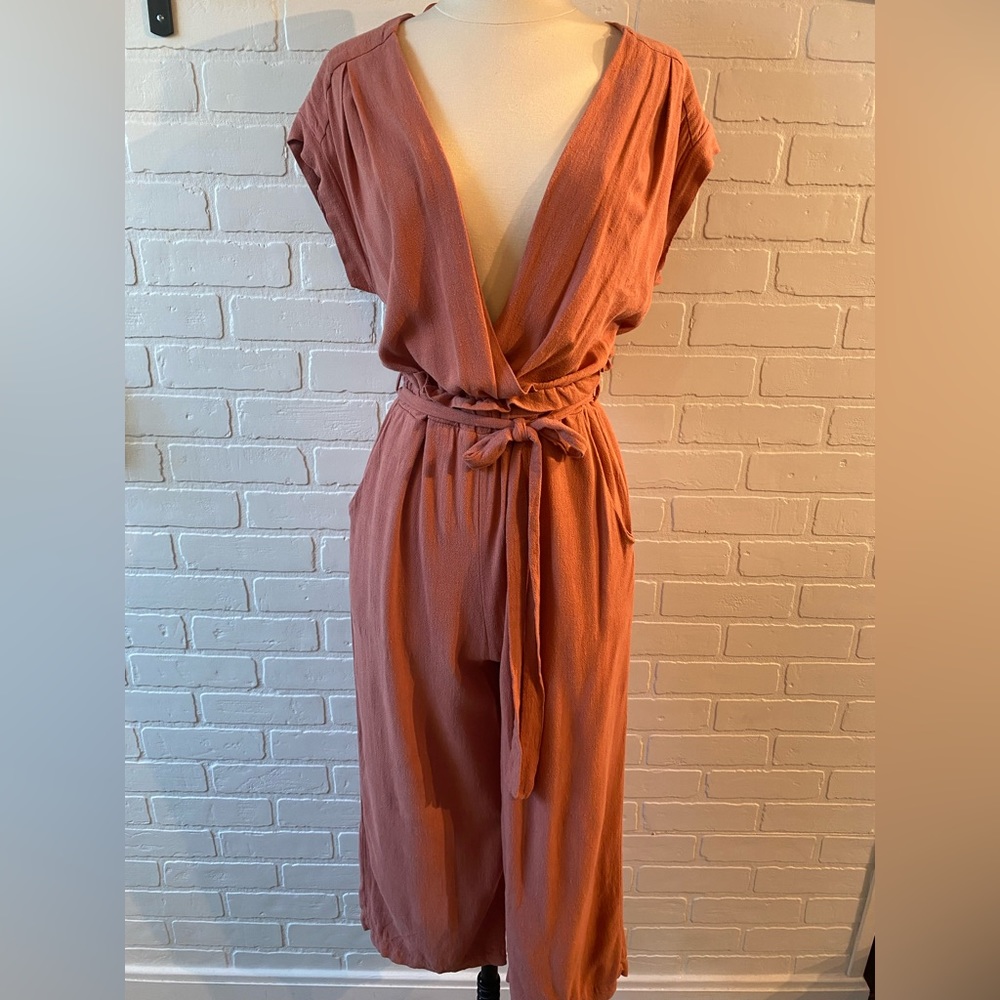 Plunging v neck Jumpsuit
